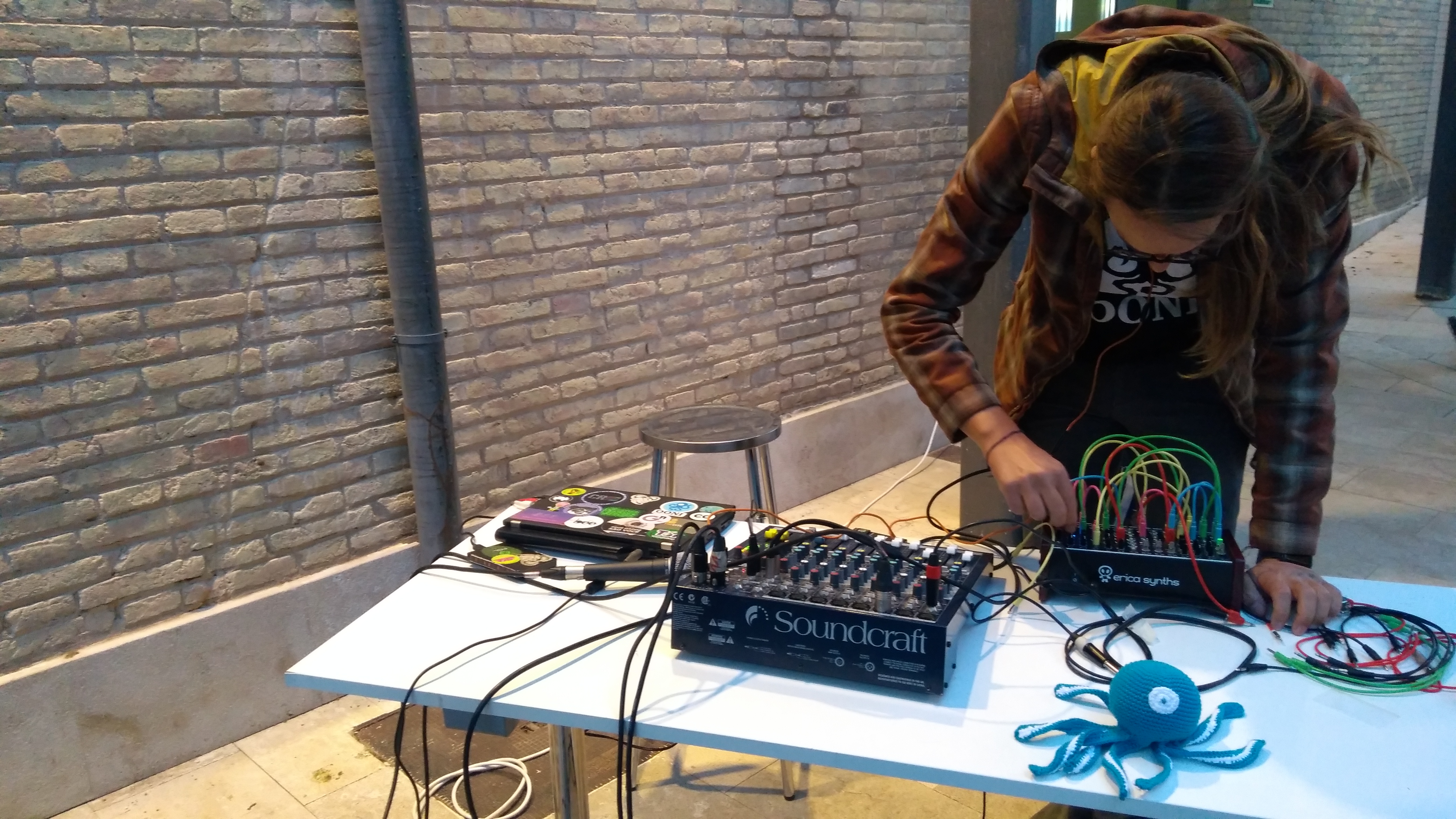 OONI’s modular synthesizer performance